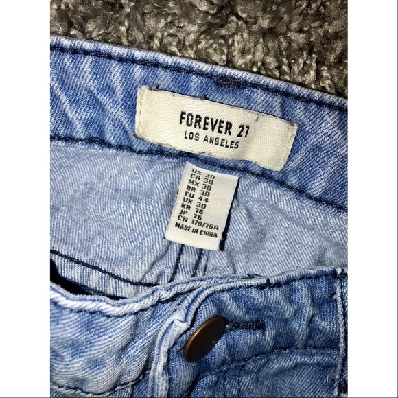 Forever 21 Lace Detailed Denim Shorts - Picture 5 of 5